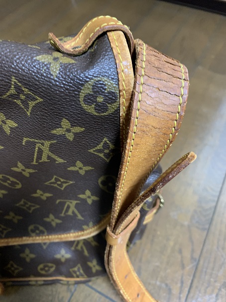 LOUIS VUITTON／ルイ・ヴィトンの修理；ソミュールのヌメ革全体交換
