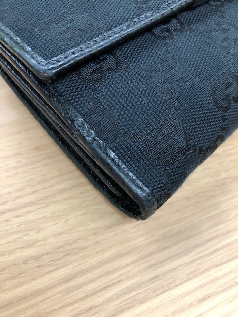 GUCCI GG柄 長財布　※カード側のボタン故障 グッチの長財布の修理；「ボタン修理のみのお見積りと、ボタン修理・縁