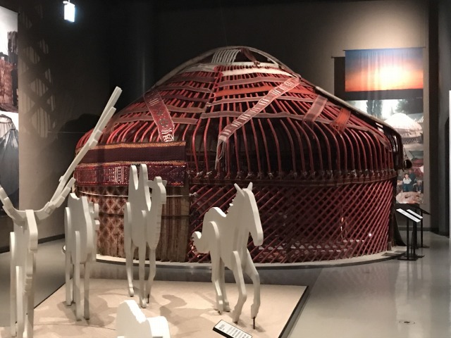 木彫家 藤戸竹喜の世界」at 国立民族学博物館&「藤田嗣治」at 大谷