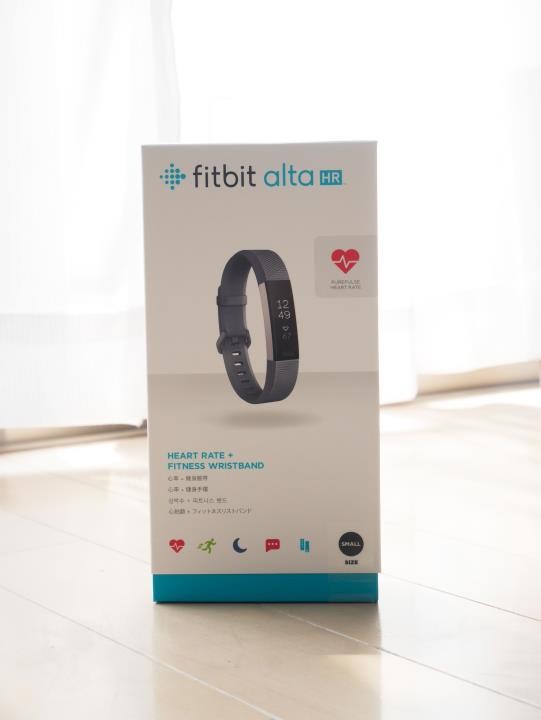 〈大幅値下げ〉fitbit  alta  HR  （交換ベルト付き）