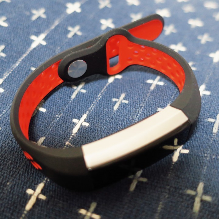 Fitbit Alta Hrのベルトを交換しました 管理人kのひとりごと