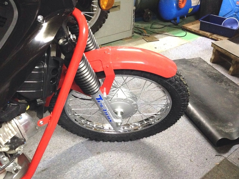 クロスカブのフロントタイヤを太くする Irc Gp 1 3 00 17 青空 クロスカブのフロントタイヤを太くする Irc Gp 1 3 00 17 青空