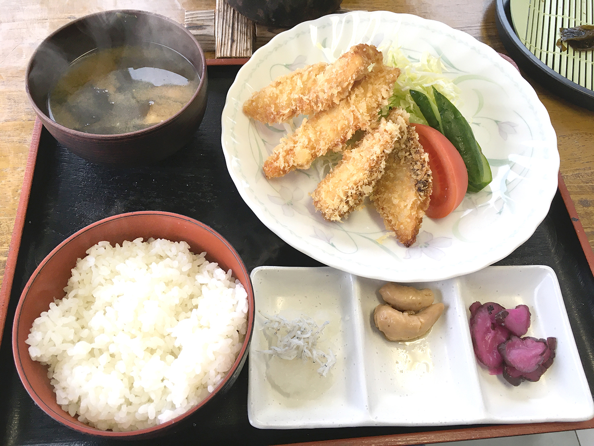 フライ定食800円(税抜)