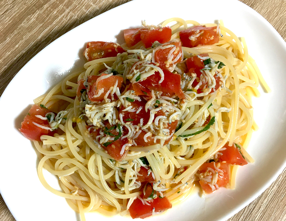 トマトとしらすの冷製パスタ