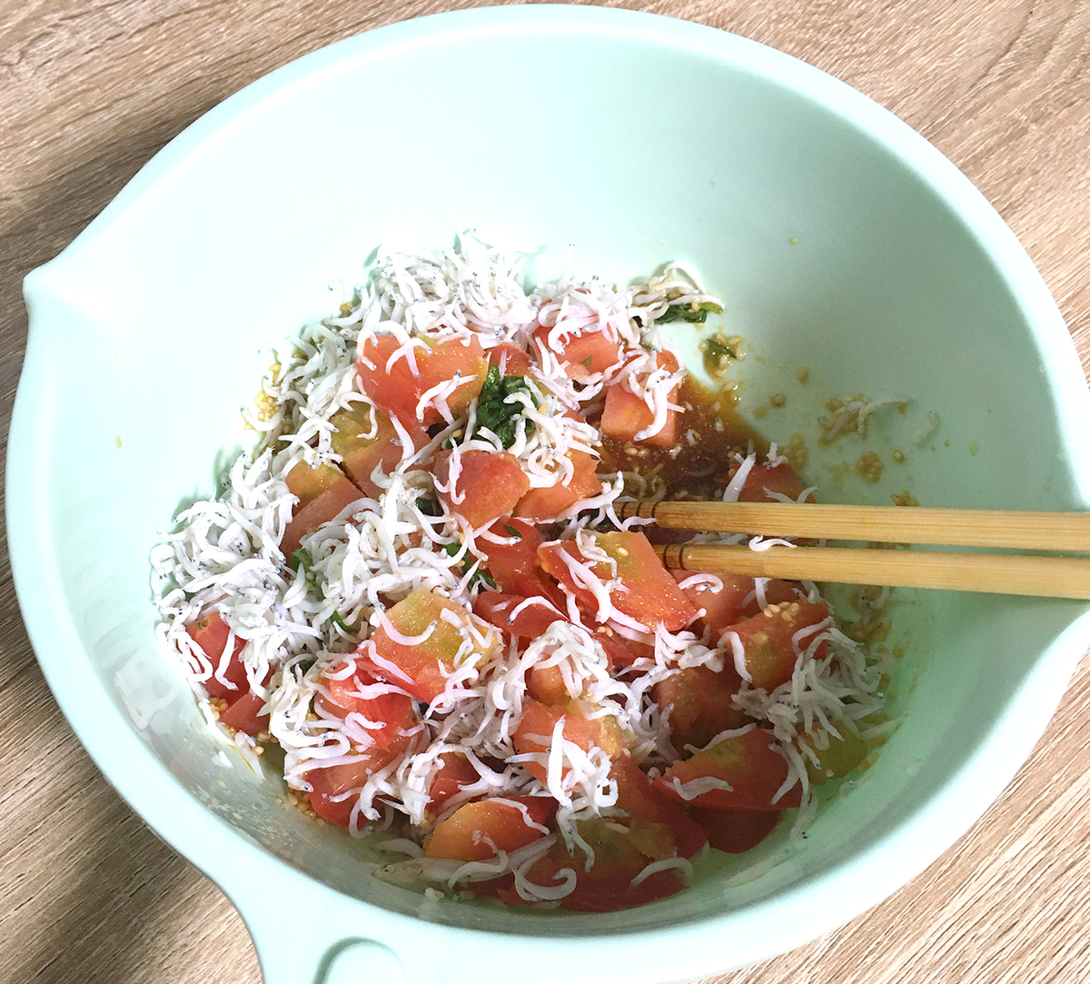 材料を混ぜる