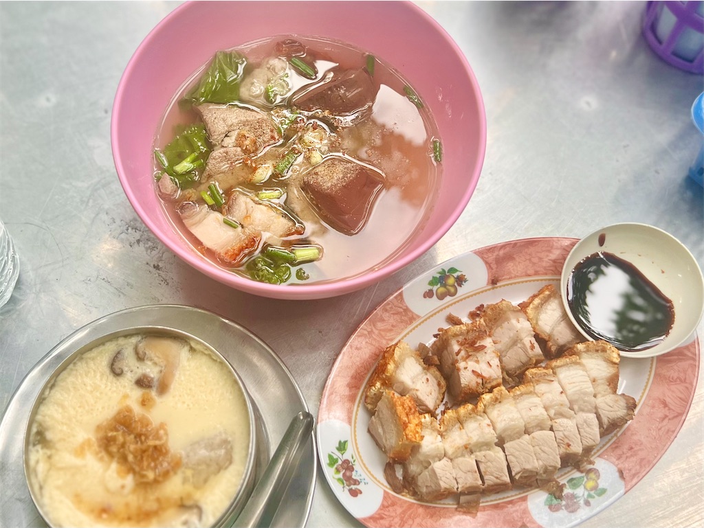 Kao Lao Soi Chalaem Nimit 2】毎朝行列！超人気の朝ごはんのお店