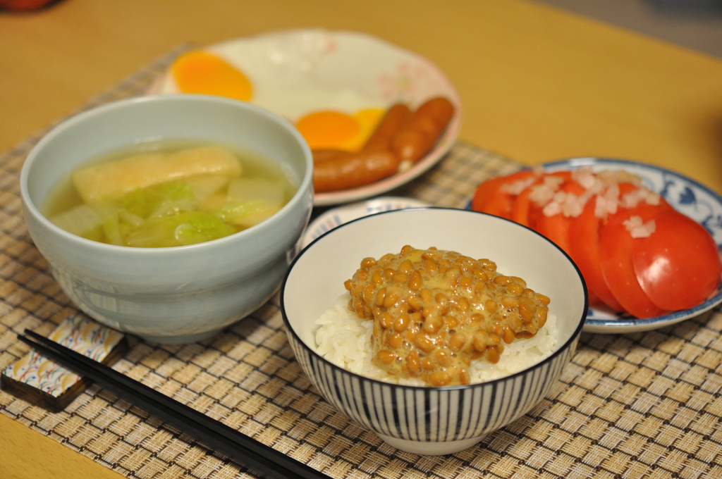納豆ご飯と目玉焼き 外ごはん家ごはん