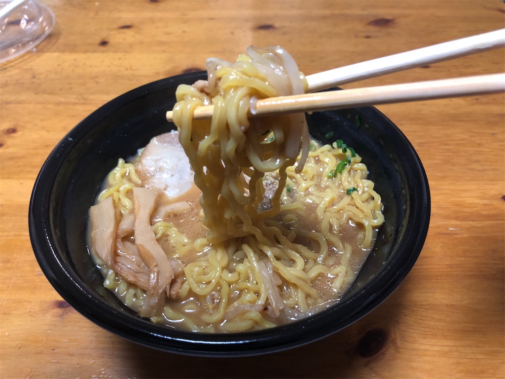 麺屋彩未 さいみ 監修 札幌味噌ラーメン を思いっきりすする 札幌の人気店の味をローソンで クッキング父ちゃん食べ歩き食レポブログ 麺屋彩未 さいみ 監修 札幌味噌ラーメン を思いっきりすする 札幌の人気店の味をローソンで クッキング父ちゃん食べ歩き食レポブログ