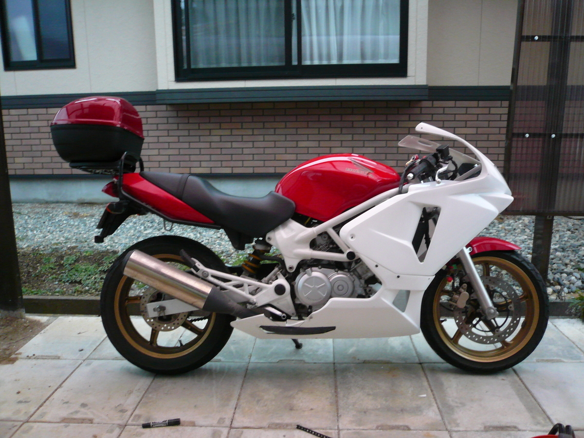 VTR250 アンダーカウル取り付け｜バイク33