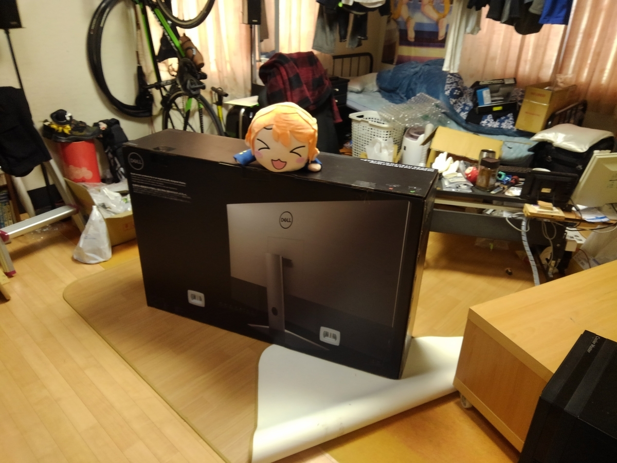 DELLの42.5インチ液晶ディスプレイ「U4320Q」を設置した