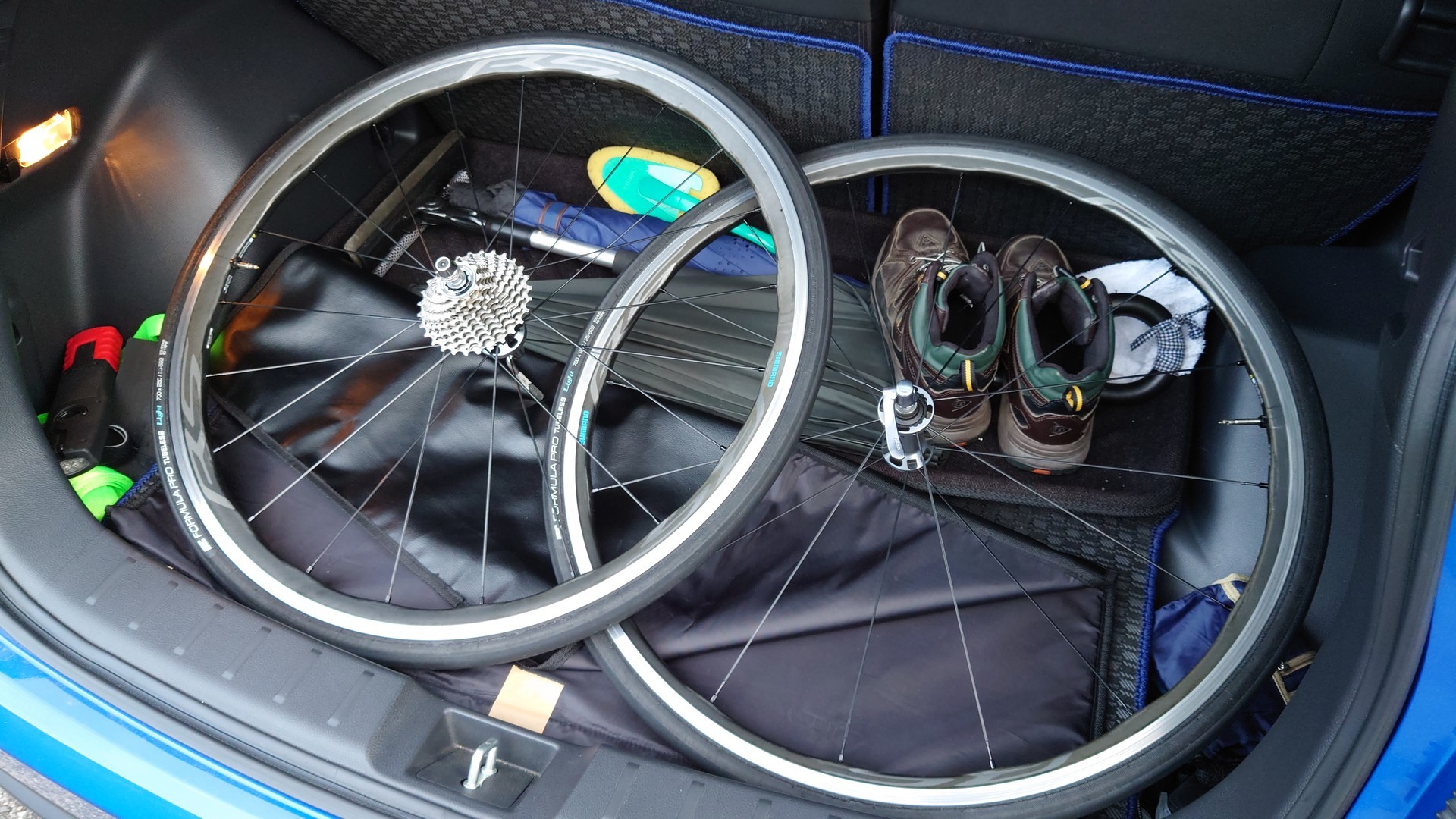 試し SHIMANO WH-RS700-C30にIRC FORMULA PRO TUBELESS LIGHTを組むには