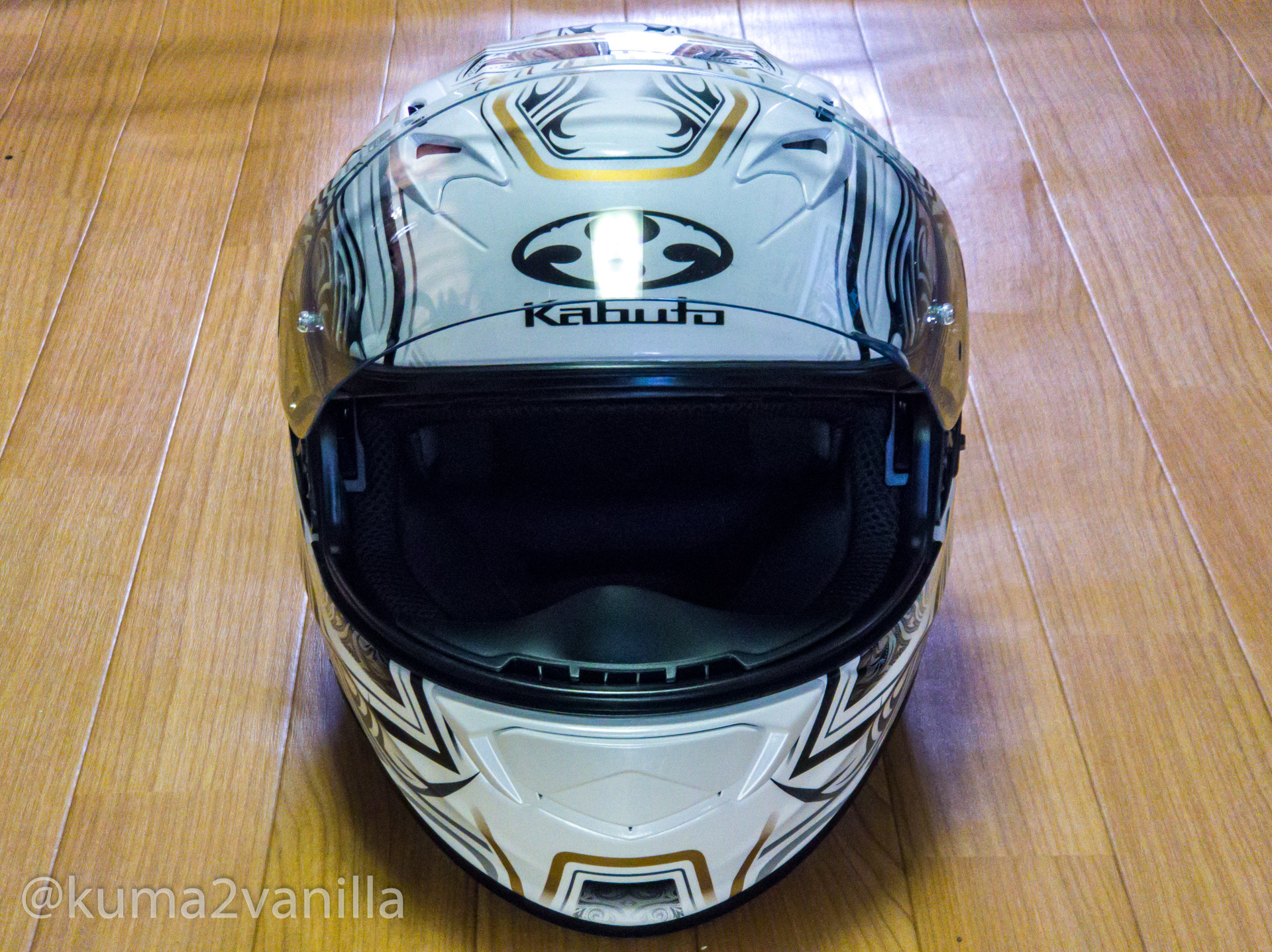 OGK KABUTO KAMUI-3  JAG パールホワイトゴールド Lサイズ OGK Kabuto KABUTO KAMUI3 JAG パールホワイトゴールド XL(61