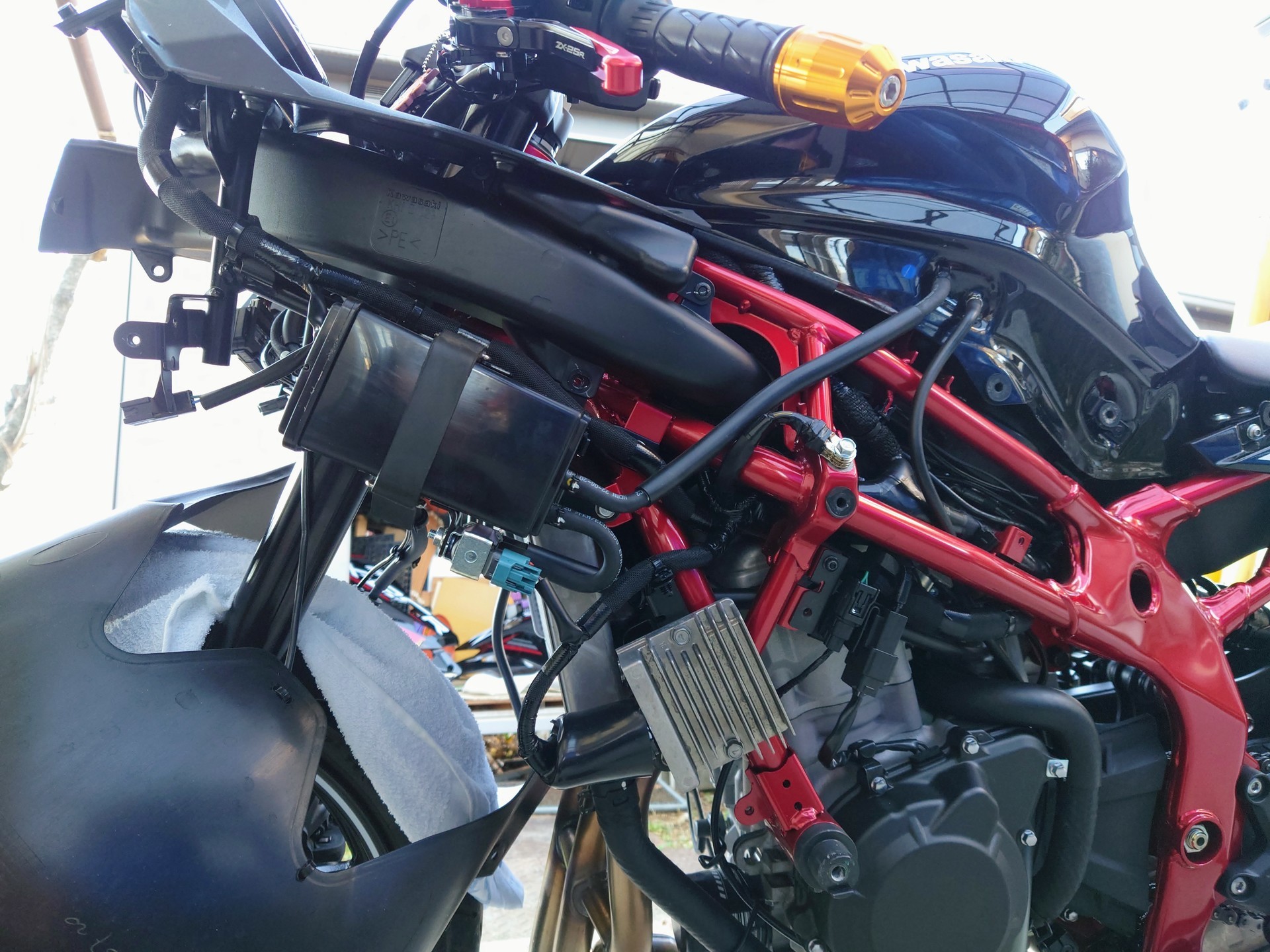 DIY】ノーマルマフラーでも効果を体感できる！ZX-25Rのラムエア