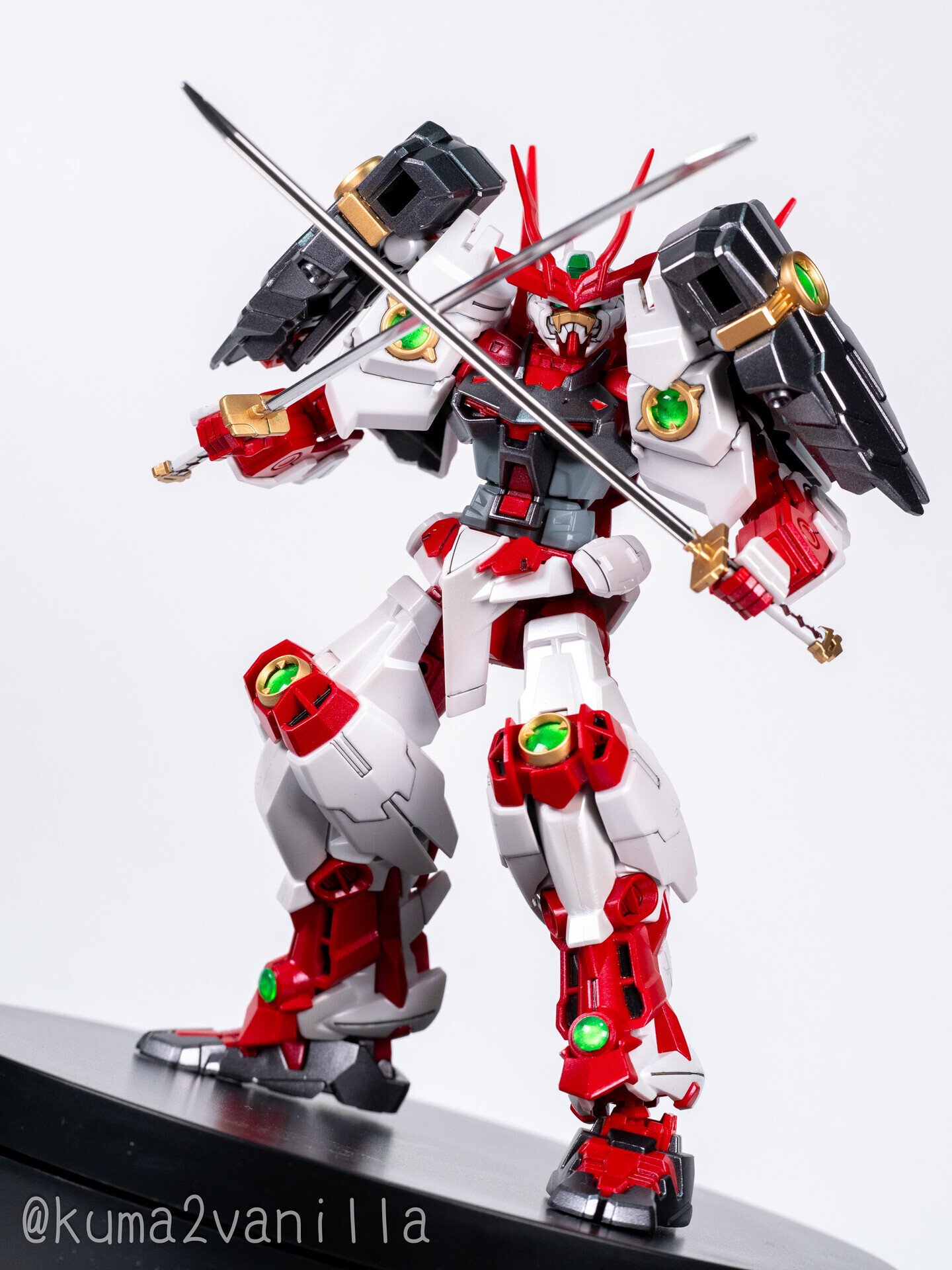 機動戦士ガンダム HG1/144戦国アストレイガンダム　塗装済　完成品 HG 1/144 戦国アストレイ頑駄無 ガンダムビルドファイターズ