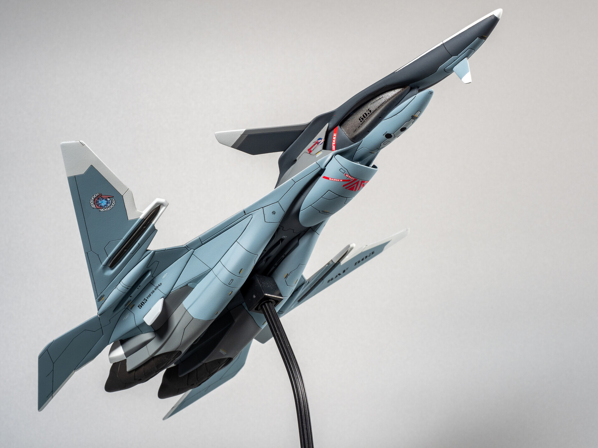 戦闘機プラモ 製作レビュー】PLATZ 1/72 X-2 FRX-00 メイヴ 雪風