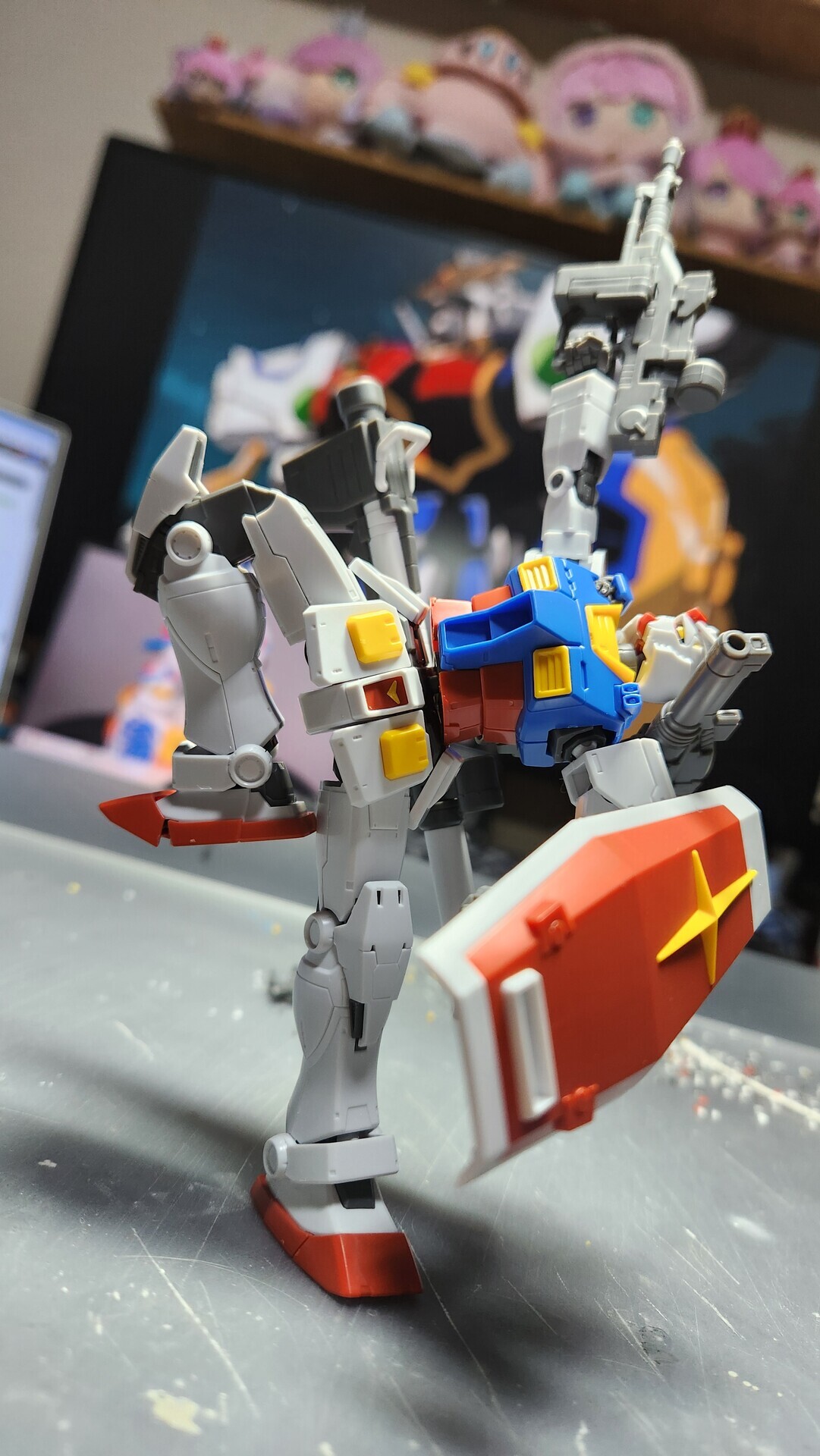 ガンプラ 製作レビュー】初心者が初めての「成形色に簡単ウェザリング