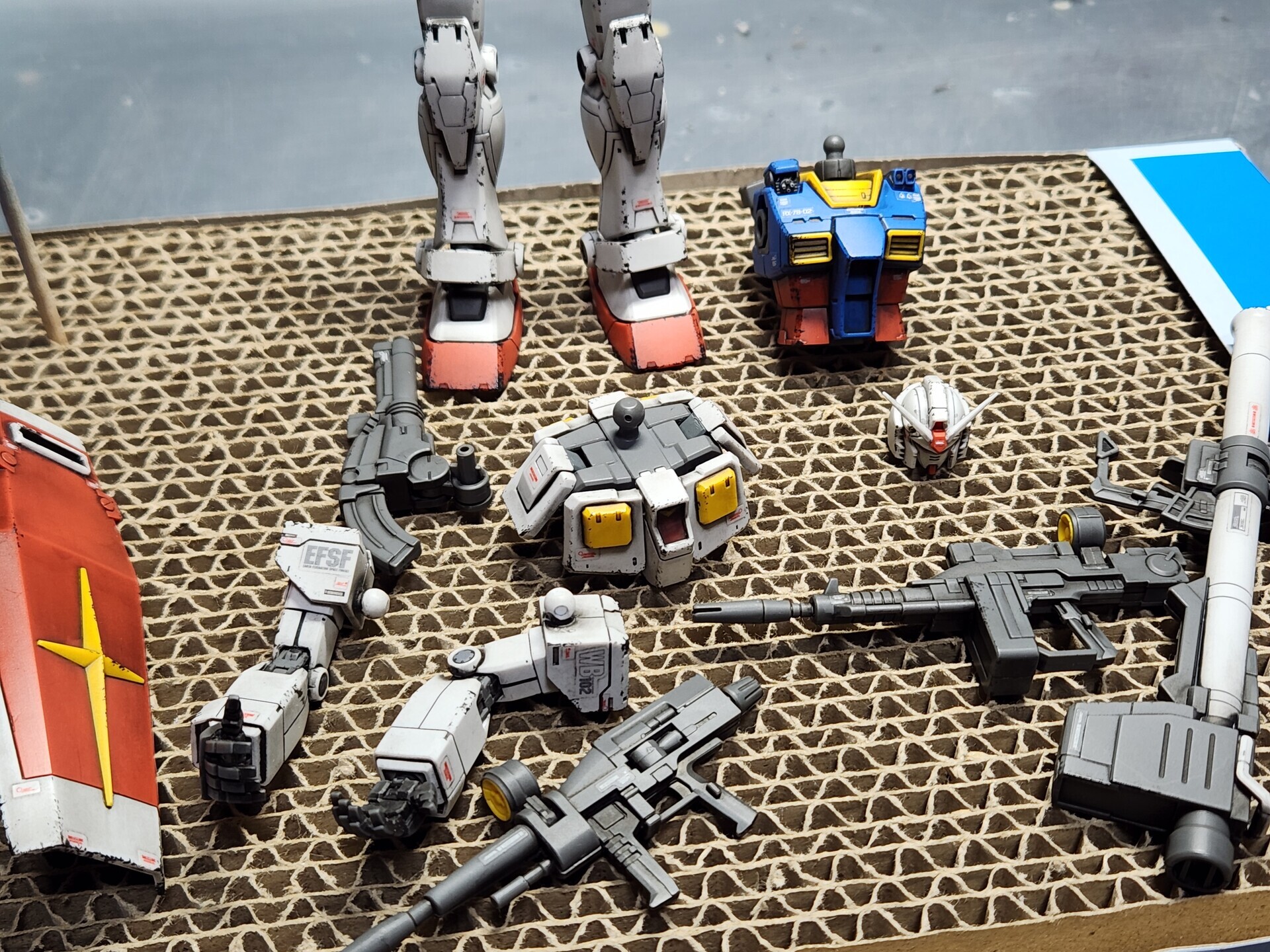 模型製作　プラモデル　ウェザリング　塗装　初心者　道具　まとめ売り ガンプラ】ガンプラ初心者必見！成型色仕上げでHGUCガンキャノン