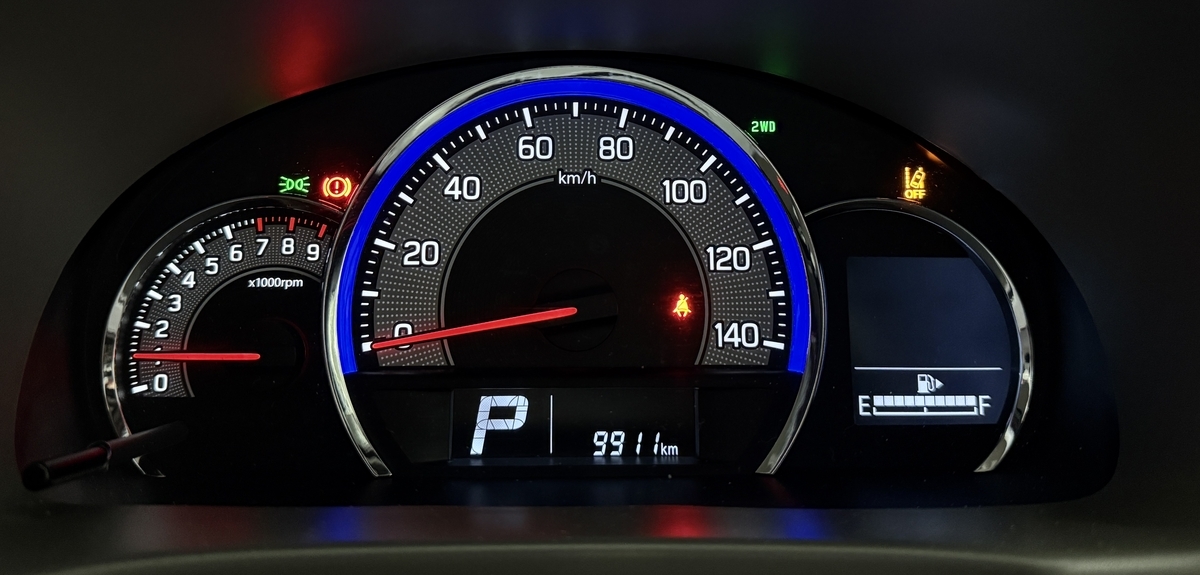 エブリイワゴン夜のガソリン給油