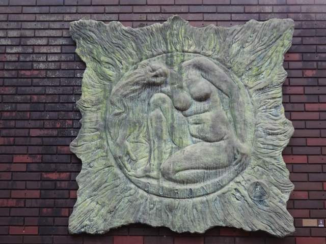 市街地の裸婦像めぐり - くまもと自転車紀行