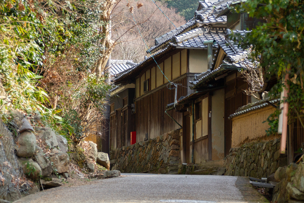 日本最古の国道である大道（竹内街道）へ。国登録文化財旧山本家住宅