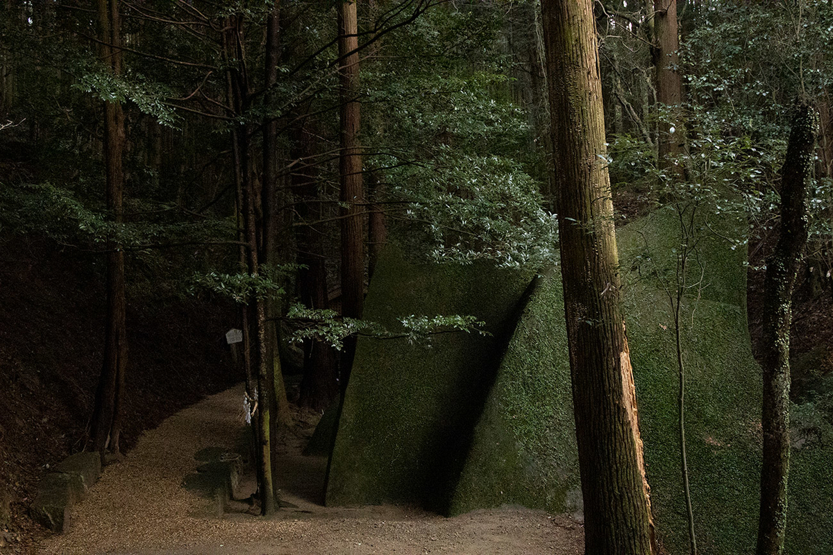 柳生天石立神社