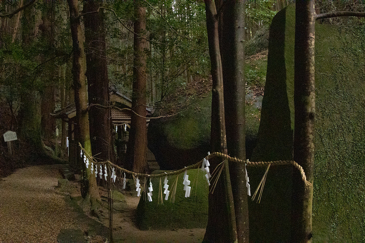 柳生天石立神社