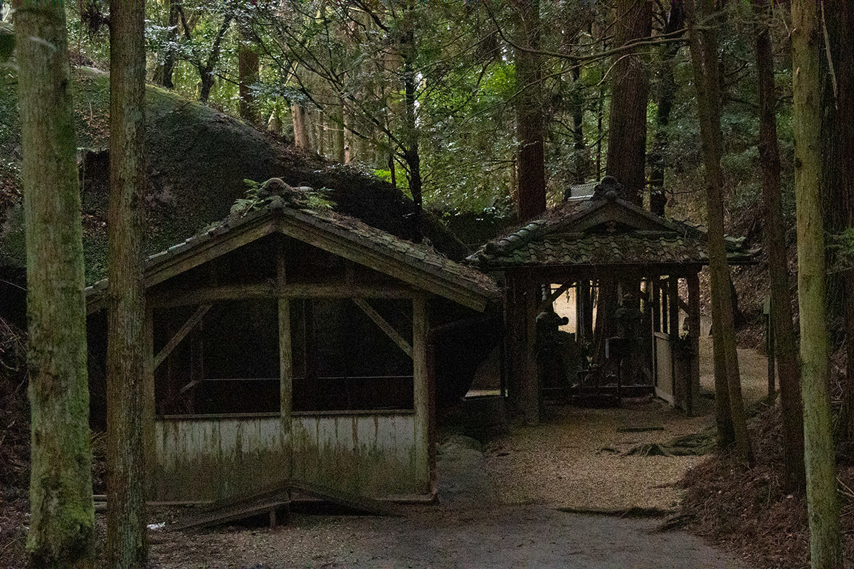 柳生天石立神社