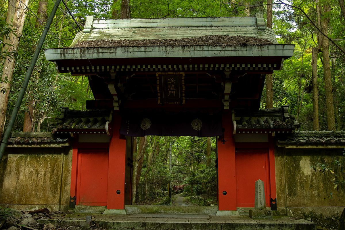 犬鳴山七宝滝寺