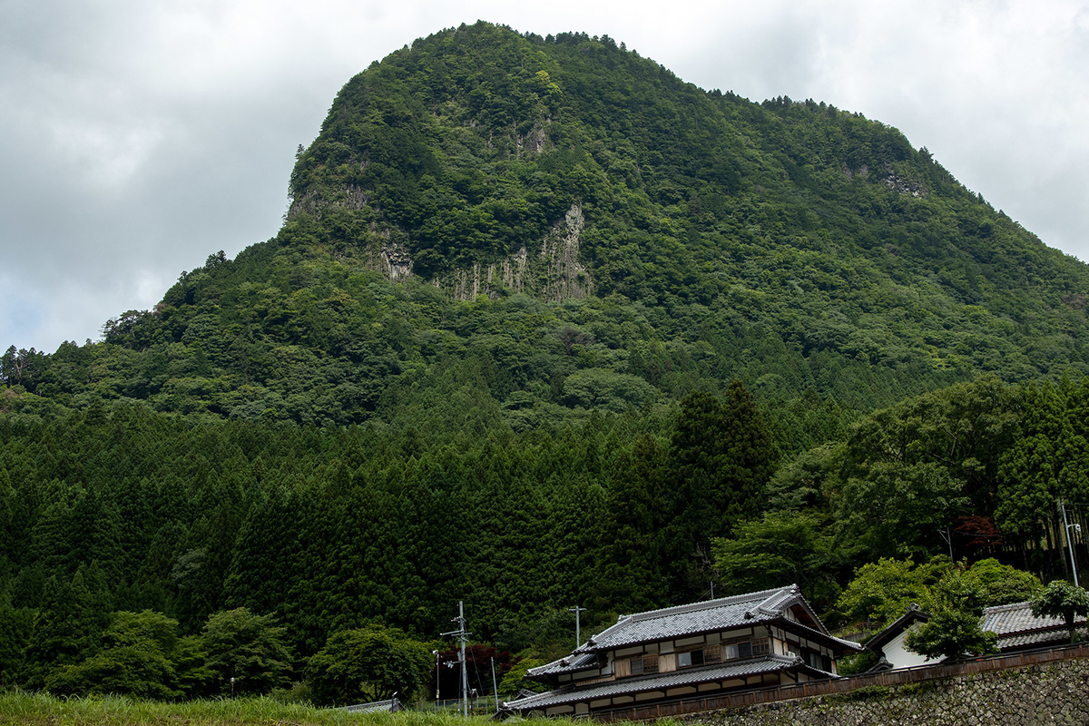 鎧岳