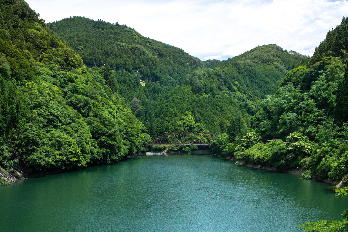 奈良県の絶景。渓流釣りの人気スポット大峰高野街道すずかけの道天ノ川