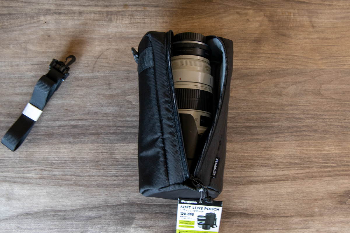 三脚座付きEF70-200mm F2.8L IS USMのレンズポーチとしてHAKUBA