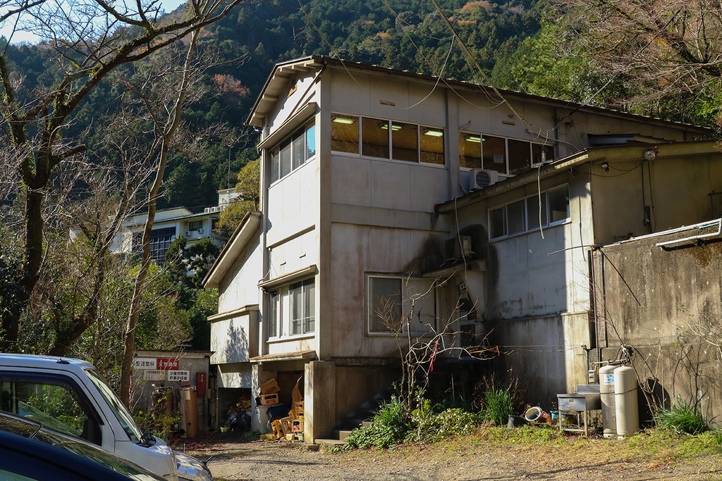 大阪の秘境の温泉、犬鳴山温泉の湯元、温泉荘山乃湯