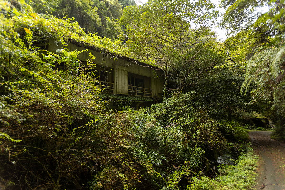 倉谷温泉の廃墟。