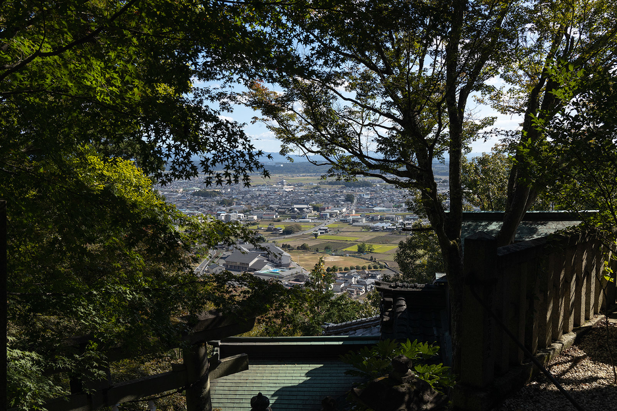 滋賀県の絶景スポット。天空のパワースポット「太郎坊宮」