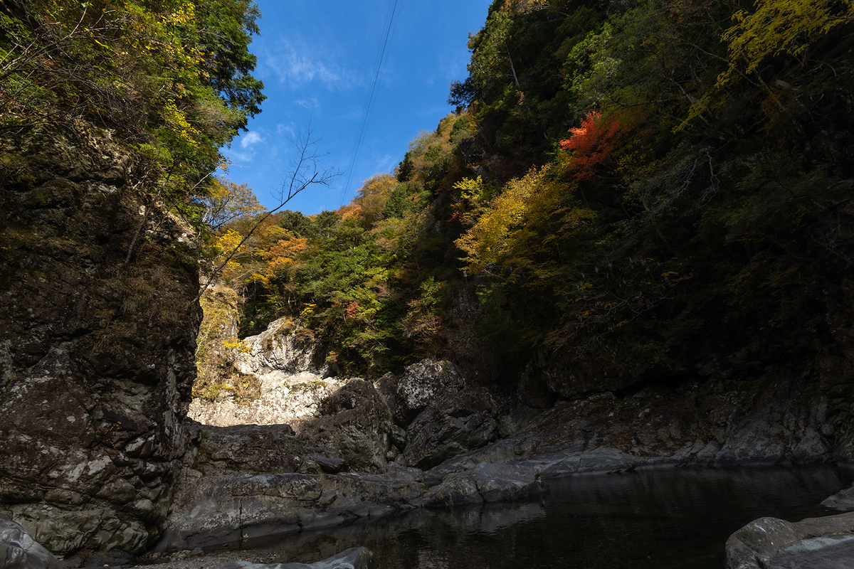 奈良県の紅葉スポット、秘境みたらい渓谷