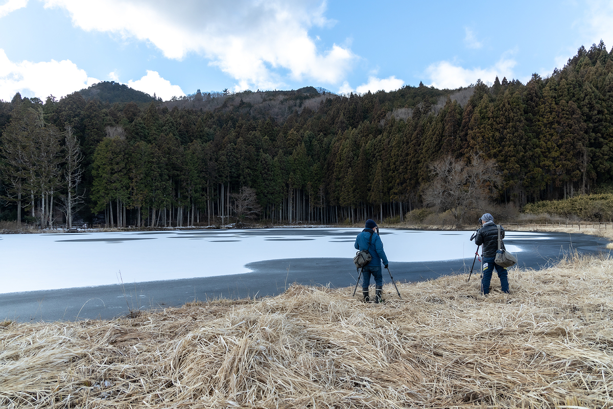 奈良県の絶景スポット。水面が凍った龍王ヶ淵が神秘の世界。