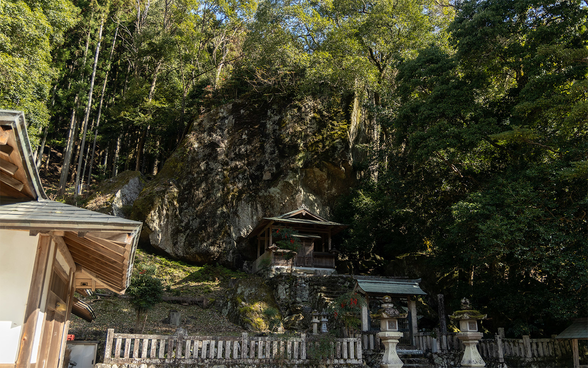 岩神神社