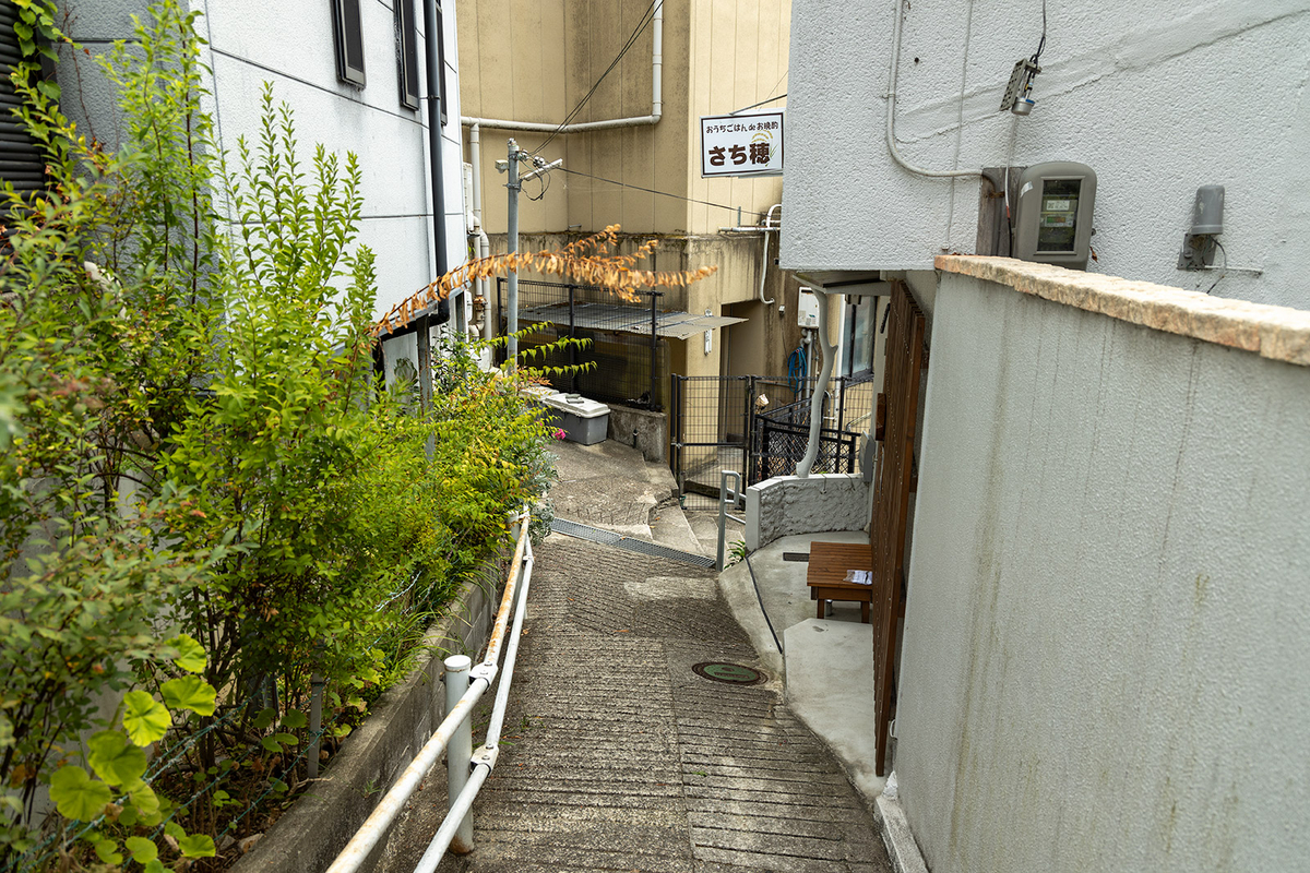 かつては歓楽街だった大阪河内長野市の長野新地を訪ねる。今でも残る旅館「八重別館」