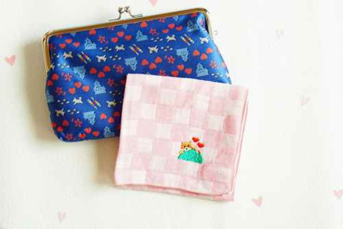 犬山みやげのがま口とハンカチ