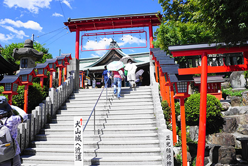 犬山城のふもとの三光稲荷神社