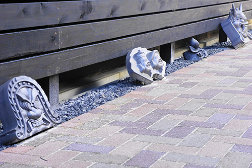 犬山城下町の本丸スクエアのエントランス通路