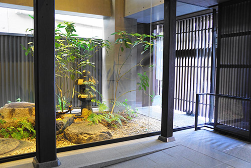 三井ガーデンホテル新町別邸中庭