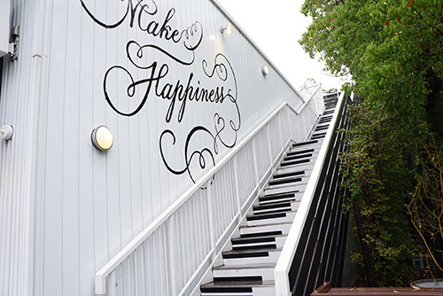 階段がピアノの鍵盤