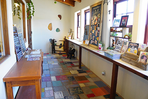 プラスワンズホームのエントランス