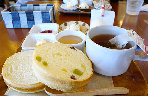 ウラスワンズホームのモーニングセット