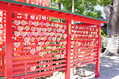 ルネのKwaiiハートの絵馬のある菅生神社