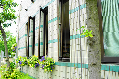 ティールーム紫音窓は喚起中