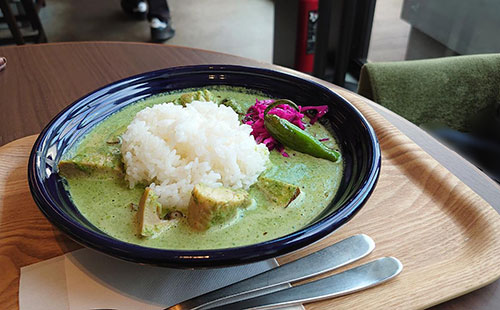 鶏肉とシイタケのサグ