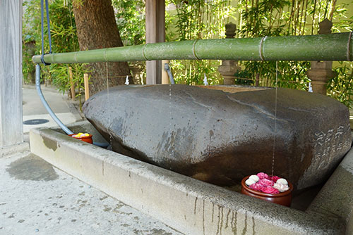 菅生神社の流水式の手水舎