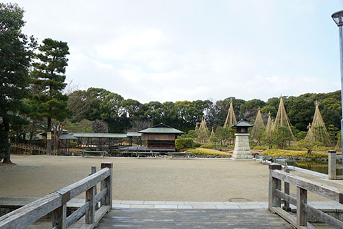 白鳥庭園